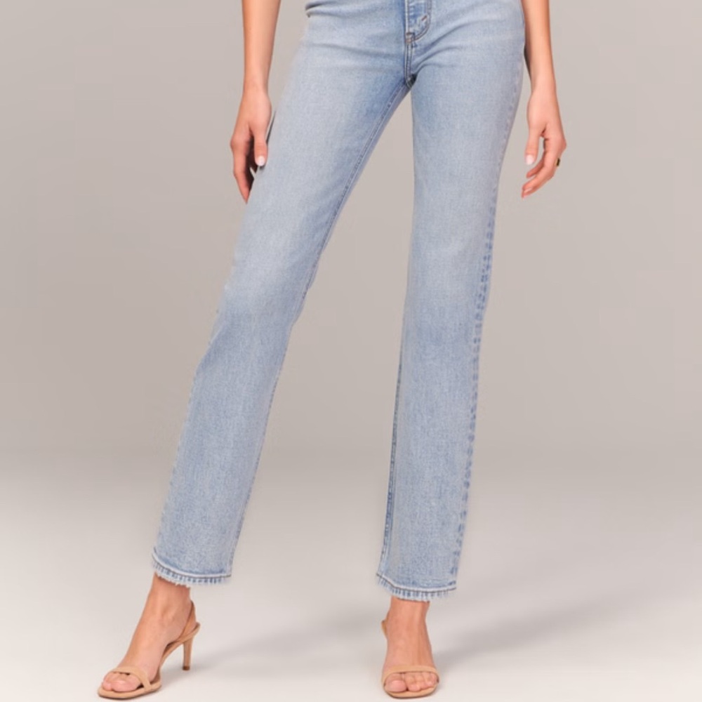 Abercrombie & Fitch I Ultra High Rise I Ankle Straight Jean Light I 32/14 short